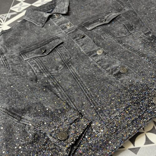 Graue Jeansjacke mit Multicolor Strass | Rhinestone Western Jacke | Bling Denim Jacket Cowgirl Style | Show Fashion | Handmade Look